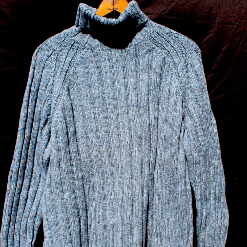 100% merino wool Banana Republic turtleneck sweater size Medium